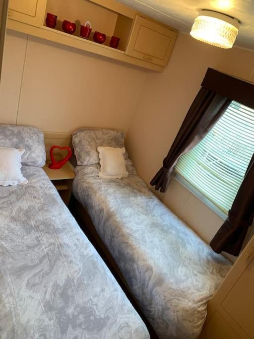 6 Berth Caravan On Sealands Site. Double Glazing Villa Инголдмелс Екстериор снимка