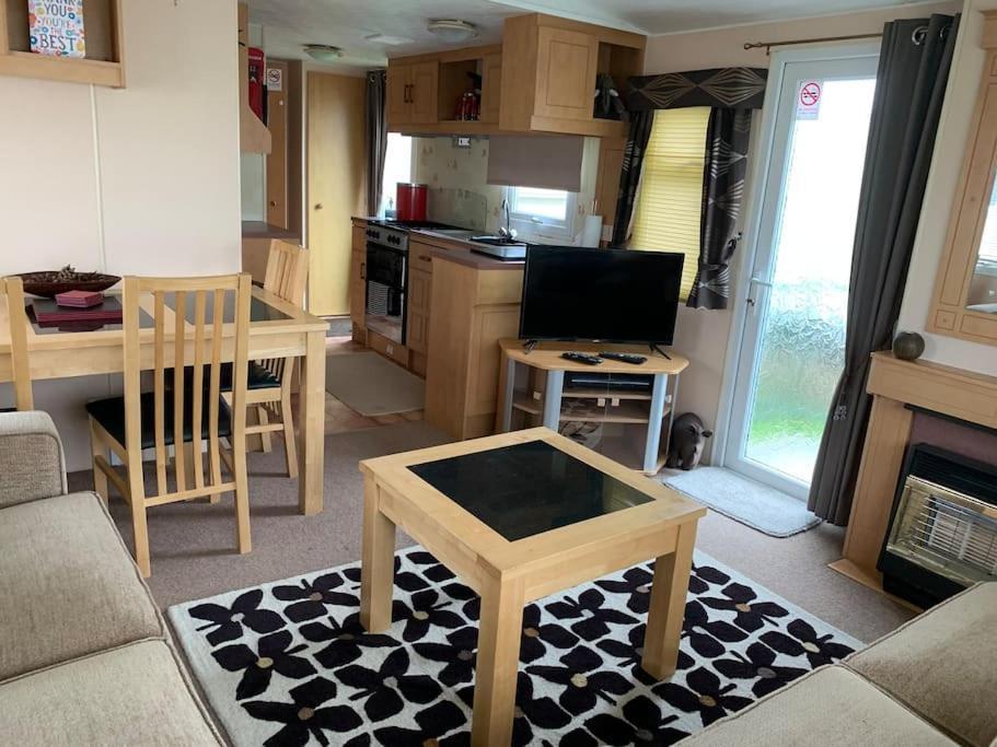 6 Berth Caravan On Sealands Site. Double Glazing Villa Инголдмелс Екстериор снимка